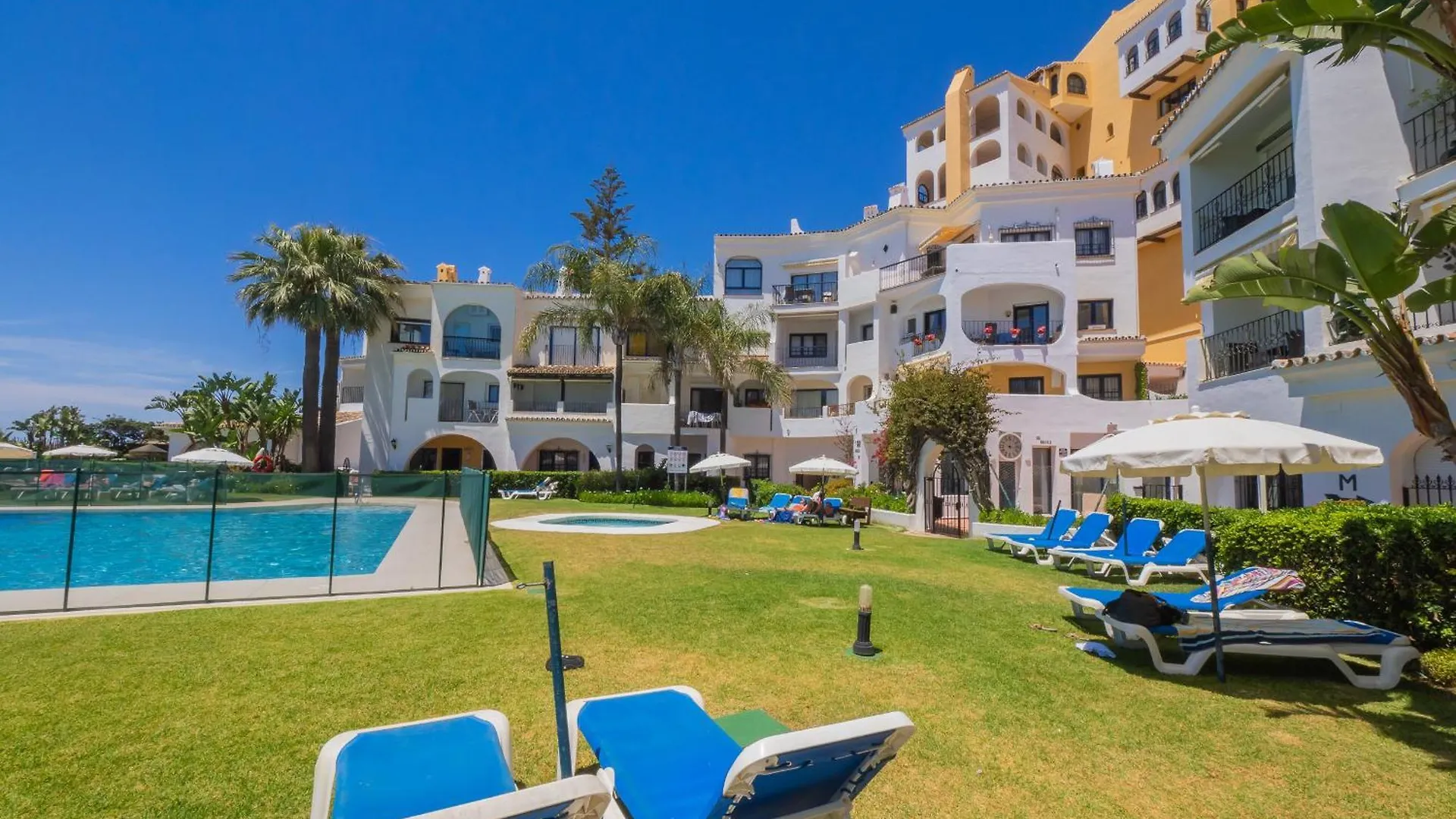 Cubo'S Penthouse Cabopino Port Marbella & Parking Apartment Spain